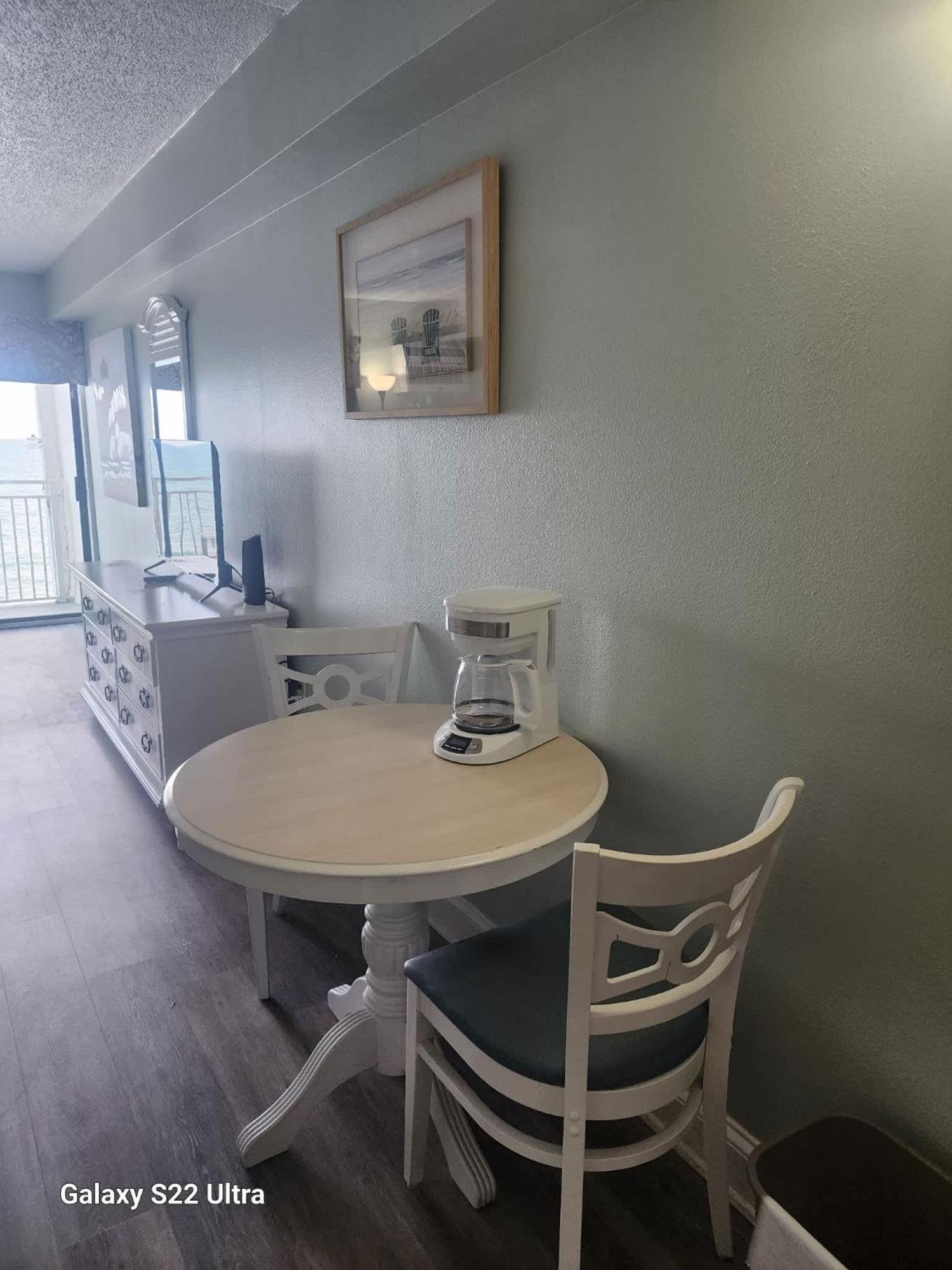 Oceanfront Efficiency T606 Appartement
